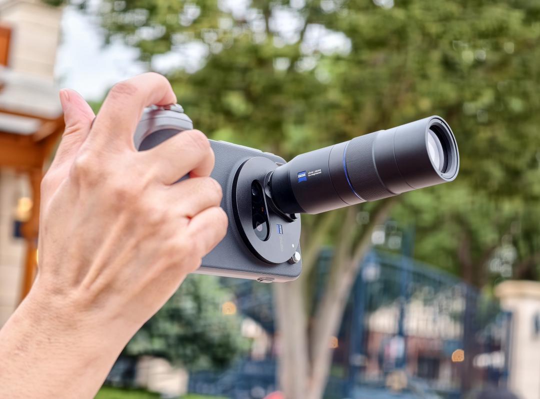 手機接上外掛鏡頭！vivo、OPPO、Nothing 打破手機拍照極限　掀起「單眼化」熱潮