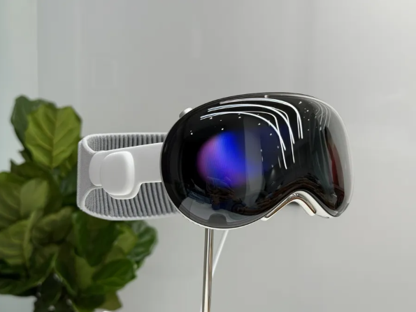 蘋果全力衝刺AI智慧眼鏡！Vision Pro改款喊卡、兩款新眼鏡對戰Meta Ray-Ban